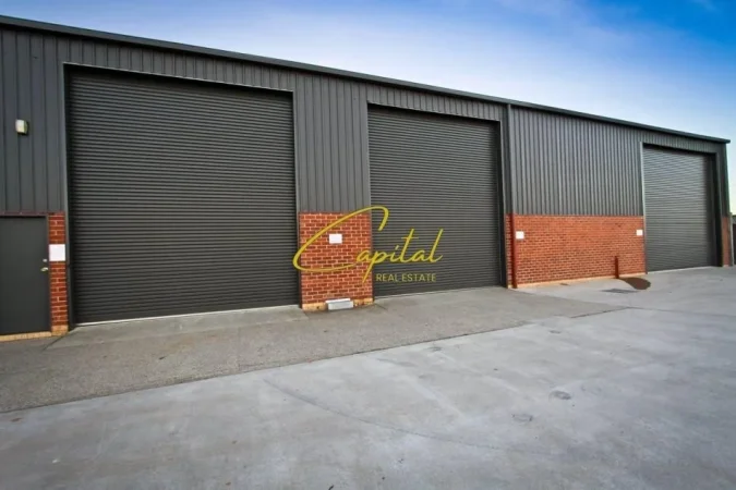 Tirane, jepet me qera magazine Kati 0, 200 m² 1.500 € (TUFINE)