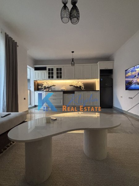 Tirane, jap me qera apartament 2+1+Ballkon Kati 3, 80 m² 800 € (afer BKT)