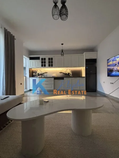 Tirane, jap me qera apartament 2+1+Ballkon Kati 3, 80 m² 800 € (afer BKT)