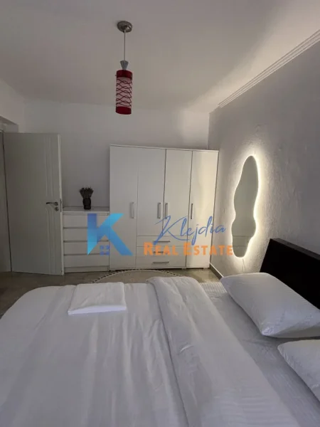 Tirane, jap me qera apartament 2+1+Ballkon Kati 3, 80 m² 800 € (afer BKT)