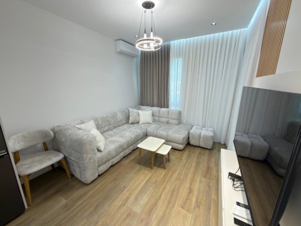 Tirane, jepet me qera apartament 1+1 Kati 6, 500 € 
