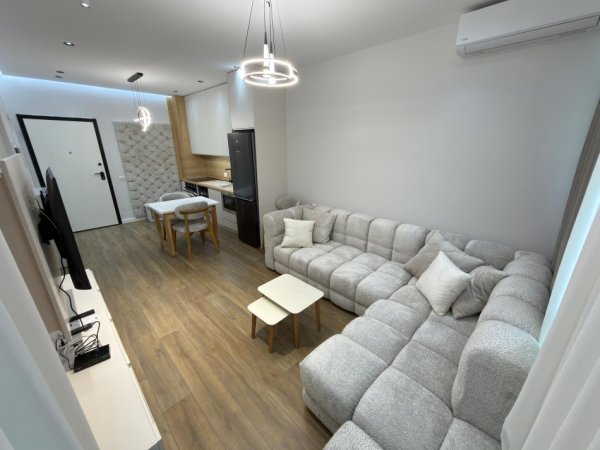 Tirane, jepet me qera apartament 1+1 Kati 6, 500 € 