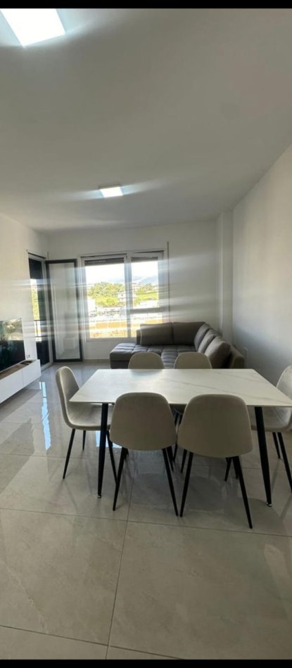 Tirane, jepet me qera apartament 2+1+ Garazh Kati 3, Çmimi 600 € në PASKUQAN Tiranë