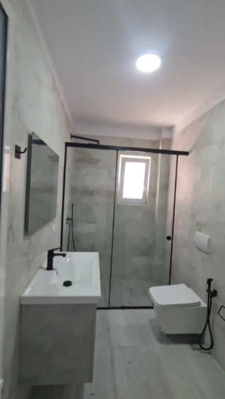 Tirane, jepet me qera ambjent biznesi Kati 5, 120 m² 750 € (Myslym Shyr, pranë Postës)