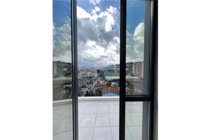 Tirane, jepet me qera apartament 2+1 , 120 m² 850 € (Rruga e Kavajes)