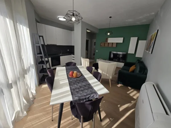 Tirane, jepet me qera apartament 2+1+Ballkon Kati 4, 100 m² 600 € (Unaza e Re)