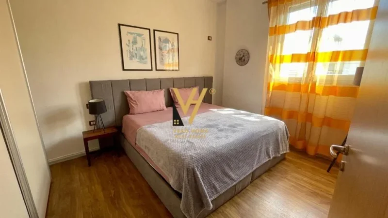 Tirane, jepet me qera apartament 1+1+Ballkon Kati 7, 72 m² 650 € (PAZARI I RI)