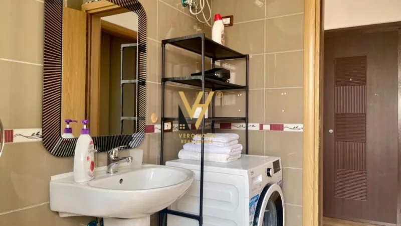 Tirane, jepet me qera apartament 1+1+Ballkon Kati 7, 72 m² 650 € (PAZARI I RI)