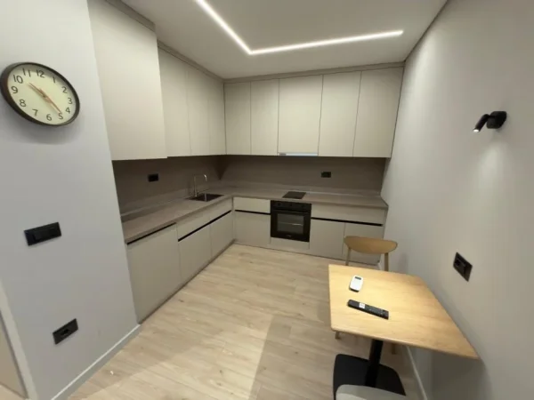 Tirane, jepet me qera apartament 1+1 Kati 2, 128 m² 1.900 € 