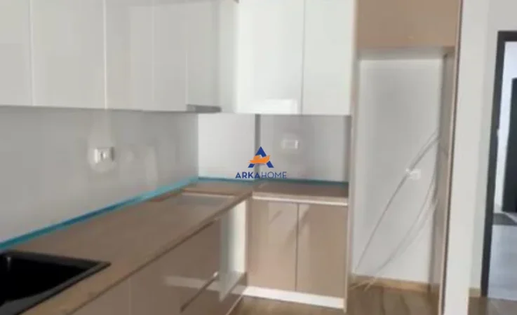 Tirane, shitet apartament 2+1+Ballkon Kati 5, 105 m² 125.000 € KAMEZ