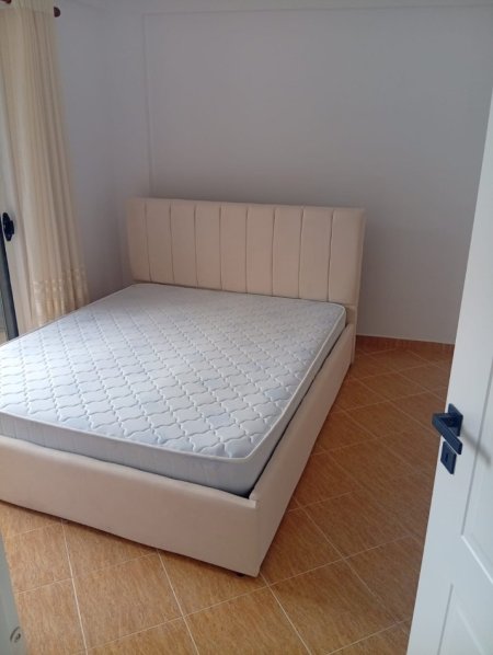Jepet me Qera Apartament 1+1 ne Brryl, afer Maternitetit të Ri,  ,  60 m² 400 €URO