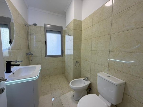 Tirane, shitet apartament 2+1 Kati 4, 101 m² 173.000 € (Prane Eja Studio ne Astir.)