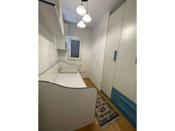 Tirane, jepet me qera apartament 2+1 Kati 9, 80 m² 750 € (Rruga e Kosovareve)