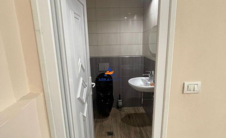 Tirane, shitet ambjent biznesi Kati 0, 80 m² 450.000 € (BLLOKU)