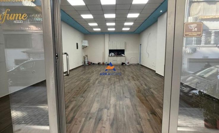 Tirane, shitet ambjent biznesi Kati 0, 80 m² 450.000 € (BLLOKU)