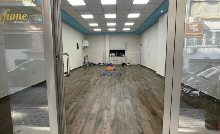 Tirane, shitet ambjent biznesi Kati 0, 80 m² 450.000 € (BLLOKU)