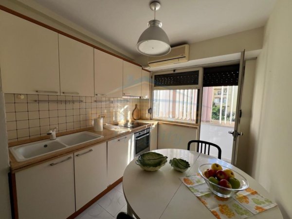Tirane, jepet me qera apartament 2+1 Kati 3, 114 m² 650 € (Shkolla e Baletit)