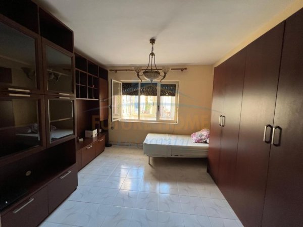 Tirane, jepet me qera apartament 2+1 Kati 3, 114 m² 650 € (Shkolla e Baletit)