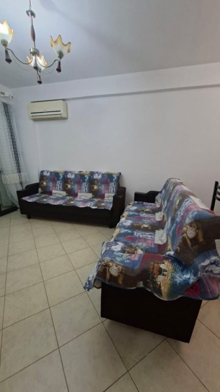 Tirane, jepet me qera apartament 1+1+Ballkon Kati 4, 70 m² 400 € (Rruga 5 maji)