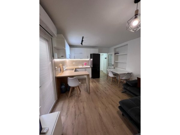 Tirane, jepet me qera apartament 1+1 Kati 2, 60 m² 500 € (SHKOLLA E BALETIT)