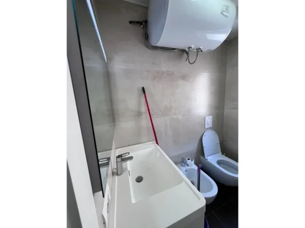 Tirane, jepet me qera apartament 1+1 Kati 2, 60 m² 500 € (SHKOLLA E BALETIT)