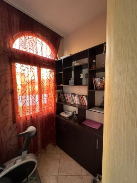 Tirane, shitet 3+1 Kati 3, 157 m² 200.000 € 