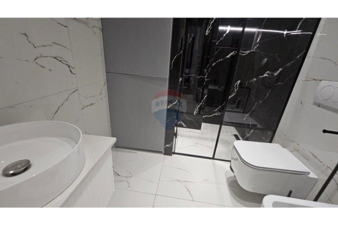 Tirane, jepet me qera apartament 2+1+Ballkon Kati 5, 100 m² 1.900 € (Lake View)