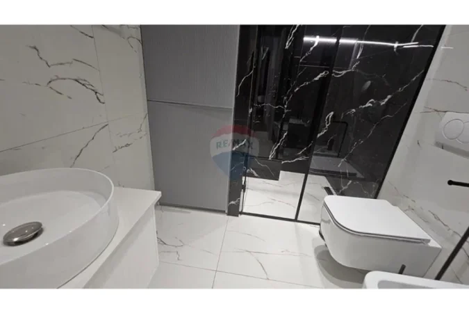 Tirane, jepet me qera apartament 2+1+Ballkon Kati 5, 100 m² 1.900 € (Lake View)