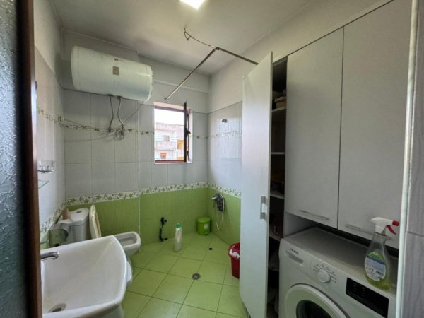 Tirane, shitet 3+1 Kati 3, 157 m² 200.000 € 