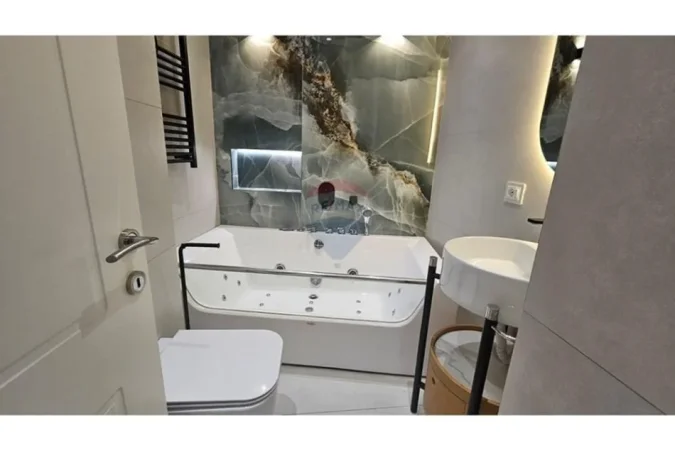 Tirane, jepet me qera apartament 2+1+Ballkon Kati 5, 100 m² 1.900 € (Lake View)