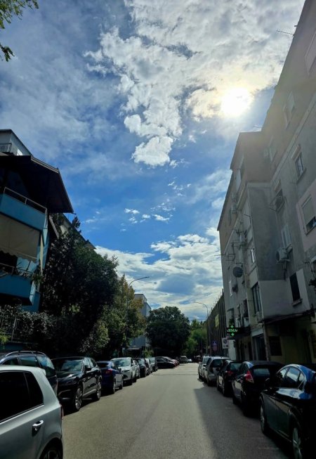 Tirane, jepet me qera ambjent biznesi Kati 0, 30 m² 400 € 