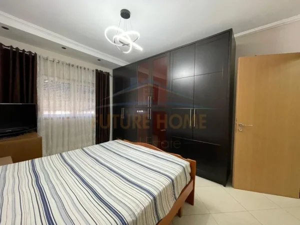 Tirane, jepet me qera apartament 2+1 Kati 6, 117 m² 600 € (UNAZA E RE)