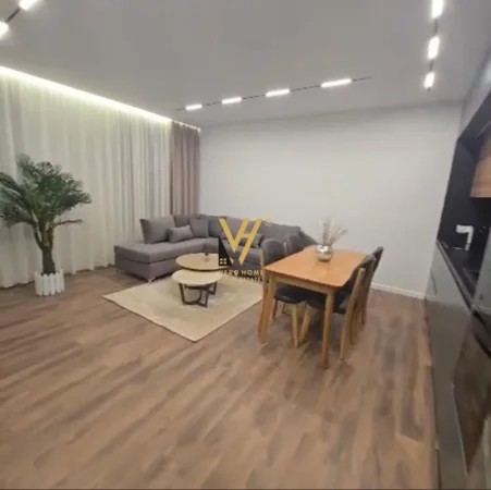 Tirane, jepet me qera apartament 1+1+Ballkon Kati 4, 105 m² 750 € (JORDAN MISJA)