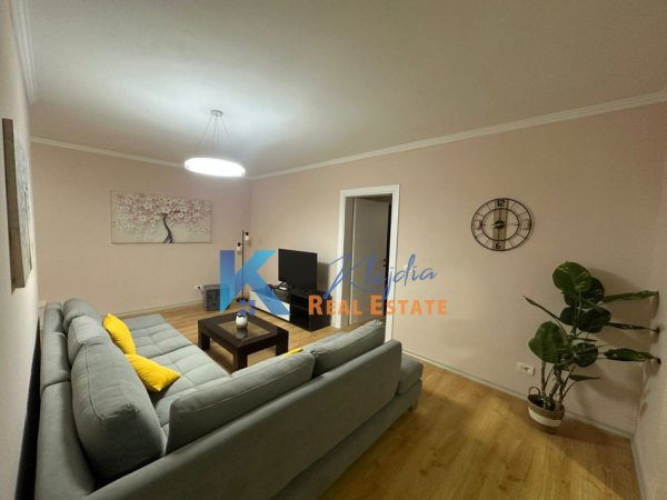 jap me qera apartament 2+1+Ballkon Kati 2, 81 m² 650 € (Fusha e Aviacionit, afer Konvikteve te Inxhinierise)