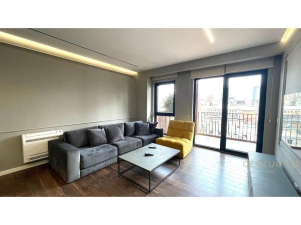 Tirane, jepet me qera apartament 3+1+Ballkon Kati 5, 161 m² 2.000 € (Rruga e Kavajes)