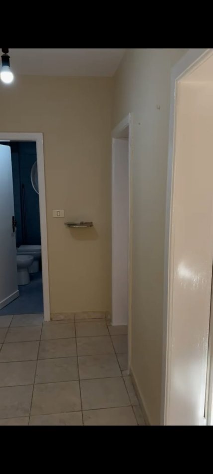 Tirane, jepet me qera apartament 2+1 Kati 2, 700 € 