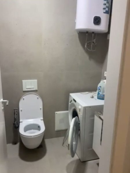 Tirane, jepet me qera apartament 1+1+Ballkon Kati 3, 70 m² 800 € (Shkolla Kuqe/Rruga Faik Ternova)