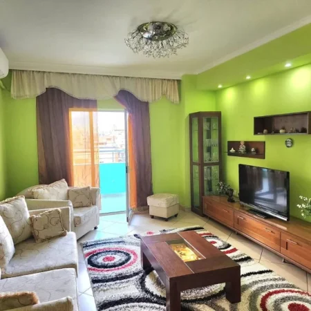 Tirane, jepet me qera apartament 2+1+Aneks+Ballkon Kati 8, 650 € 