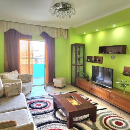 Tirane, jepet me qera apartament 2+1+Aneks+Ballkon Kati 8, 650 € 