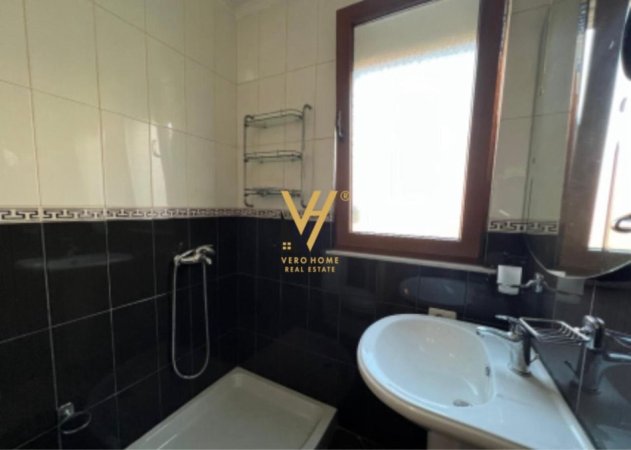 Tirane, jepet me qera apartament 2+1+Ballkon Kati 5, 117 m² 600 € (KODRA E DIELLIT)