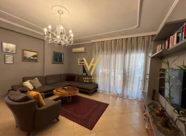 Tirane, jepet me qera apartament 2+1+Ballkon Kati 5, 117 m² 600 € (KODRA E DIELLIT)