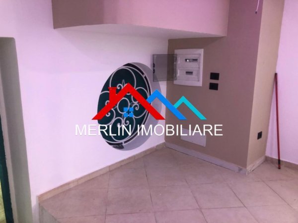 Tirane, jepet me qera ambjent biznesi Kati 0, 300 m² 1.750 € (RRUGA E ELBASANIT)