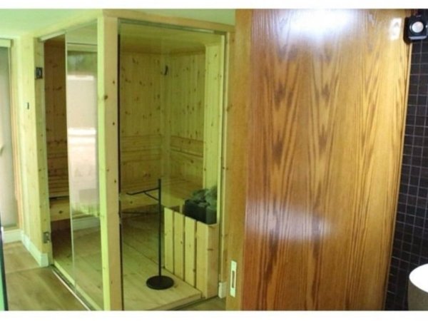 Tirane, jepet me qera ambjent biznesi Kati 0, 144 m² 800 € (Hipoteka)