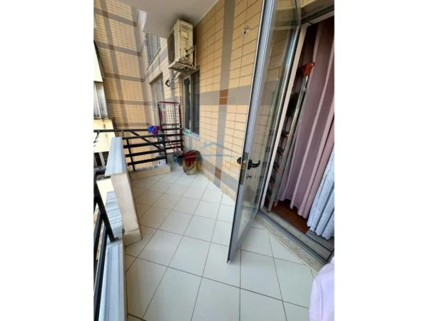 Tirane, shitet apartament 2+1+Ballkon Kati 6, 83 m² 150.000 € (Unaza e Re)