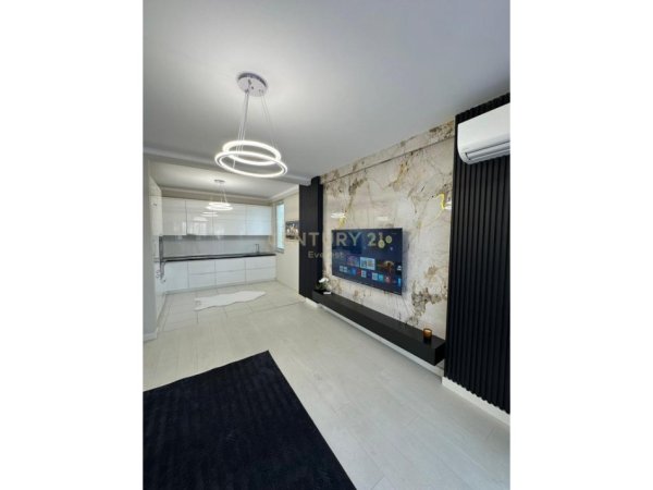 Tirane, shitet apartament 2+1+Aneks+Ballkon Kati 8, 97 m² 155.000 € (Misto Mame)