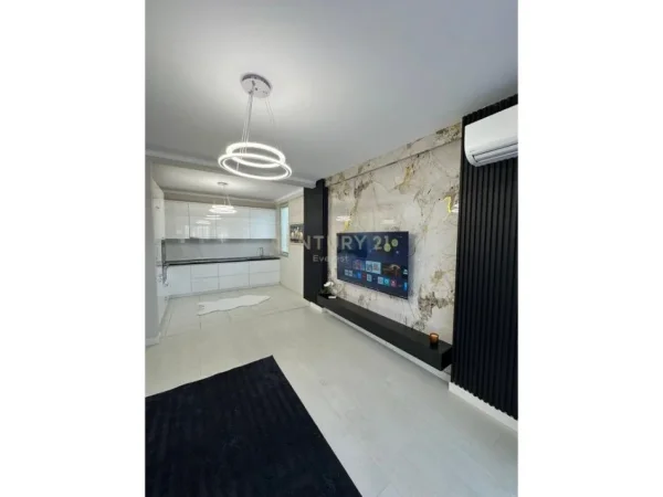 Tirane, shitet apartament 2+1+Aneks+Ballkon Kati 8, 97 m² 155.000 € (Misto Mame)