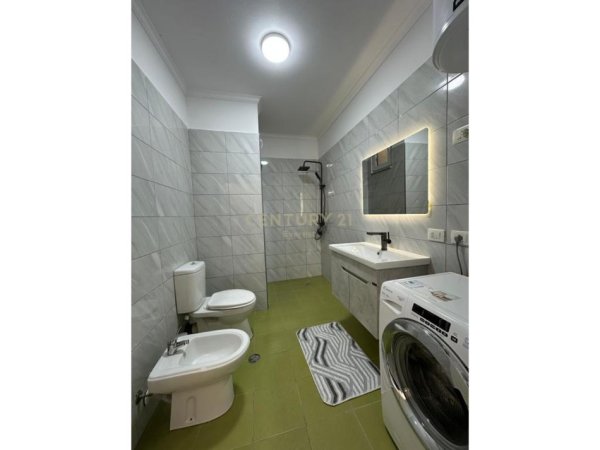 Tirane, shitet apartament 2+1+Aneks+Ballkon Kati 8, 97 m² 155.000 € (Misto Mame)