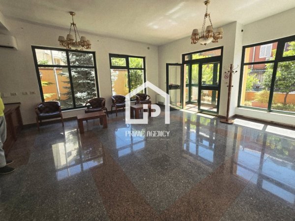 Tirane, jepet me qera Vile Kati 3, 400 m² 5.500 € 