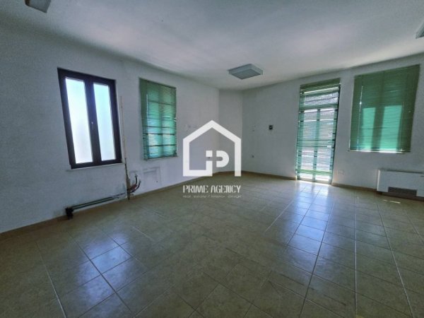 Tirane, jepet me qera Vile Kati 3, 400 m² 5.500 € 