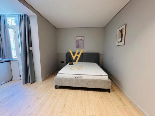 Tirane, jepet me qera apartament 3+1+Ballkon Kati 3, 112 m² 1.900 € (QENDER)